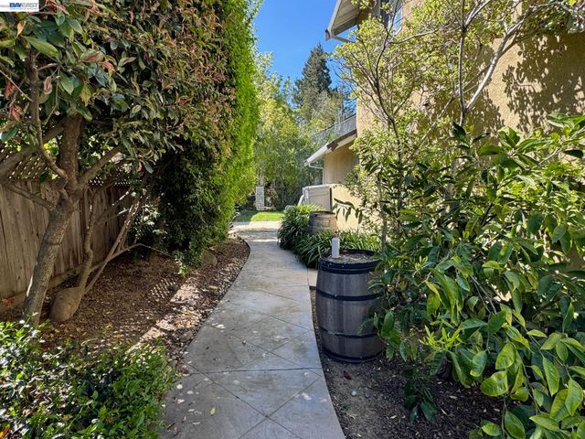 4205 Quail Hollow Pl, Castro Valley, CA 94546