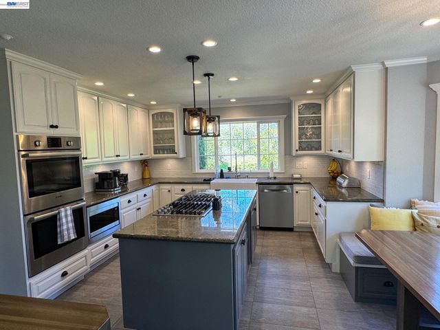 4205 Quail Hollow Pl, Castro Valley, CA 94546