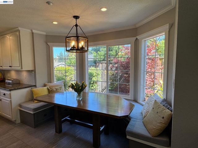 4205 Quail Hollow Pl, Castro Valley, CA 94546