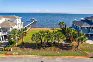 6007 Emerald Sound Dr, Gulf Breeze, FL 32563