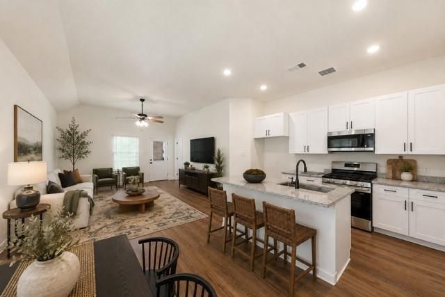 313 N Woodson Street, Willis, TX 77378
