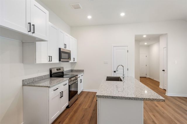 313 N Woodson Street, Willis, TX 77378