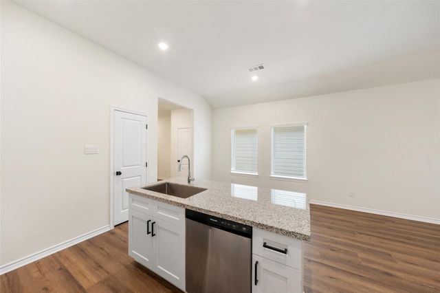 313 N Woodson Street, Willis, TX 77378