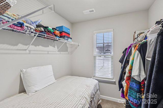 8041 Alderton Lane, Charlotte, NC 28215