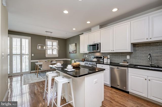 1236 HARBOR ISLAND WALK, Baltimore, MD 21230