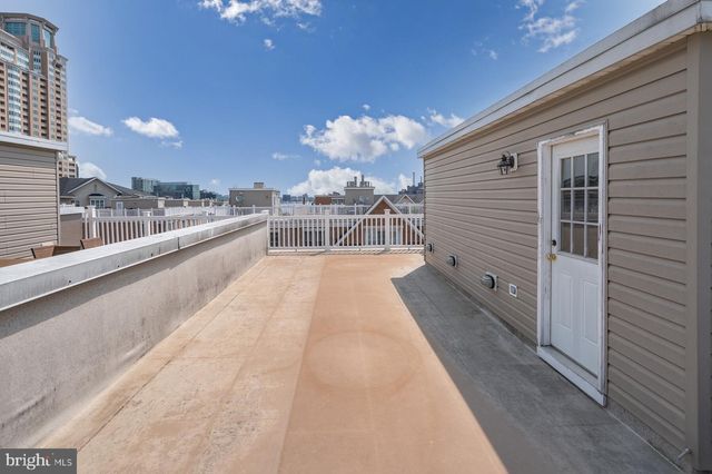 1236 HARBOR ISLAND WALK, Baltimore, MD 21230