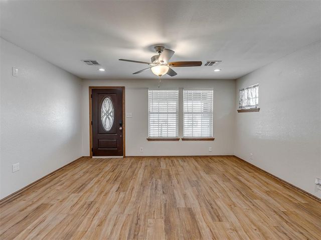 2290 E Meyers Circle, Choctaw, OK 73020