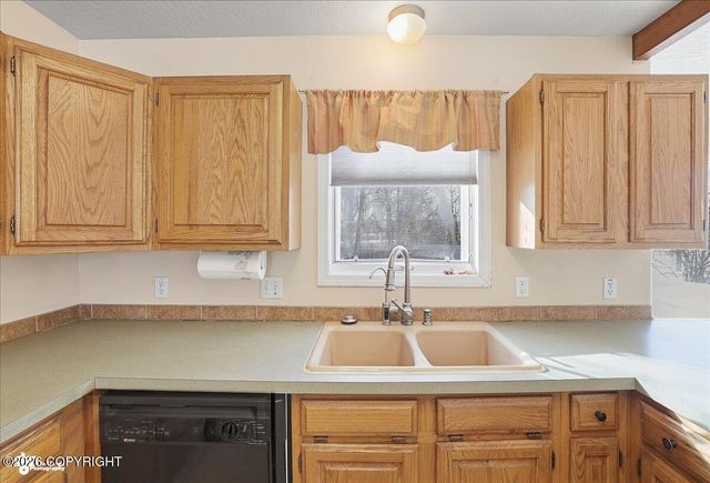 185 Hillcrest Avenue, Soldotna, AK 99669