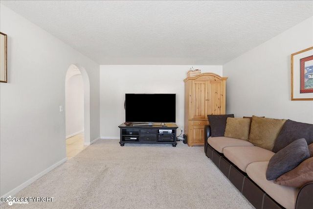 185 Hillcrest Avenue, Soldotna, AK 99669