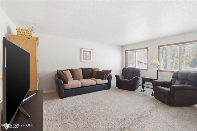 185 Hillcrest Avenue, Soldotna, AK 99669