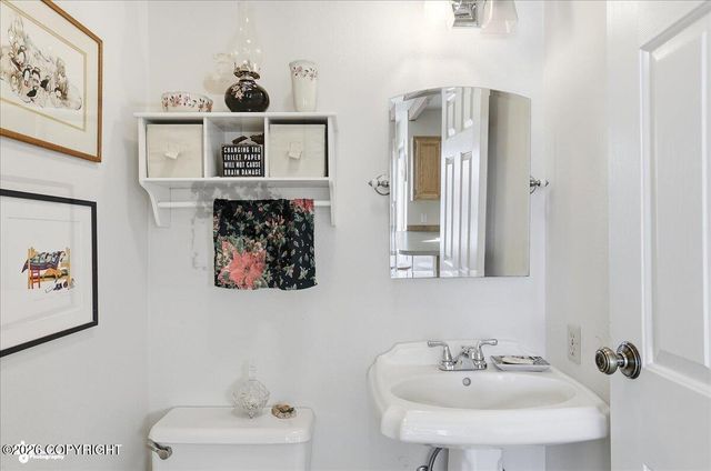 185 Hillcrest Avenue, Soldotna, AK 99669