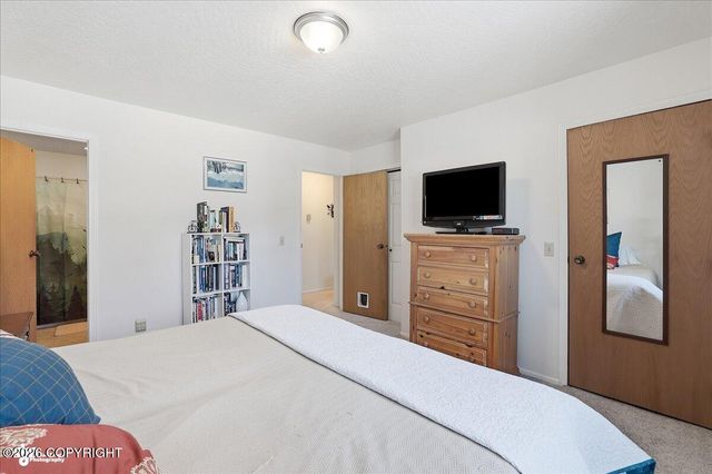 185 Hillcrest Avenue, Soldotna, AK 99669