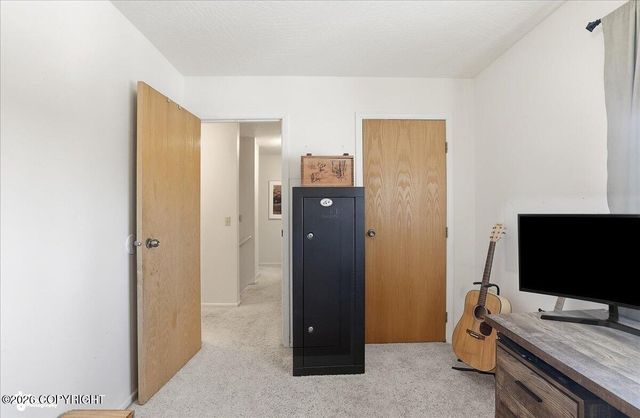 185 Hillcrest Avenue, Soldotna, AK 99669