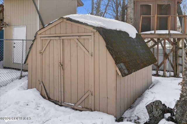 185 Hillcrest Avenue, Soldotna, AK 99669