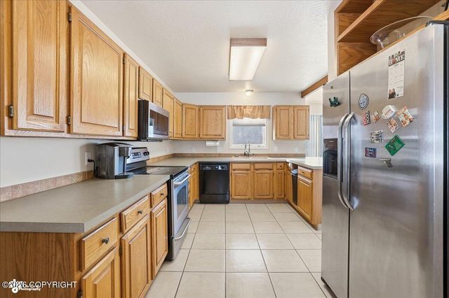 185 Hillcrest Avenue, Soldotna, AK 99669