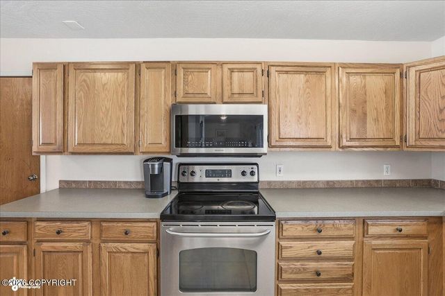 185 Hillcrest Avenue, Soldotna, AK 99669