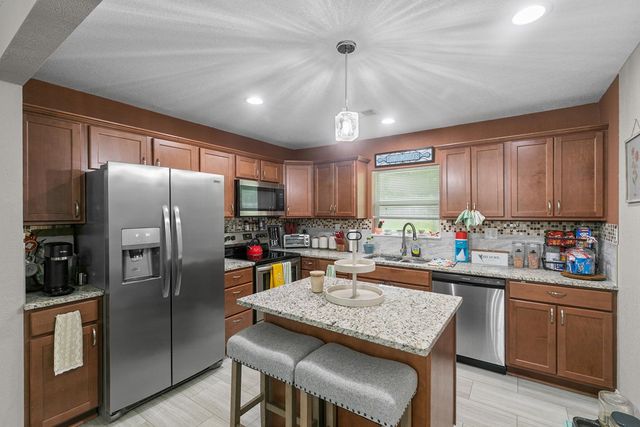 400 Dolphin Dr, Dothan, AL 36301