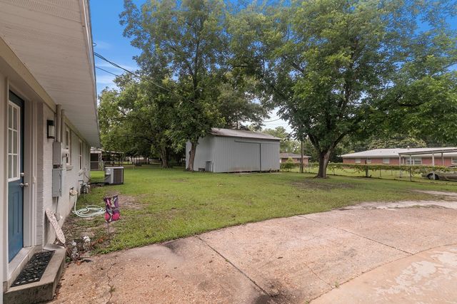 400 Dolphin Dr, Dothan, AL 36301