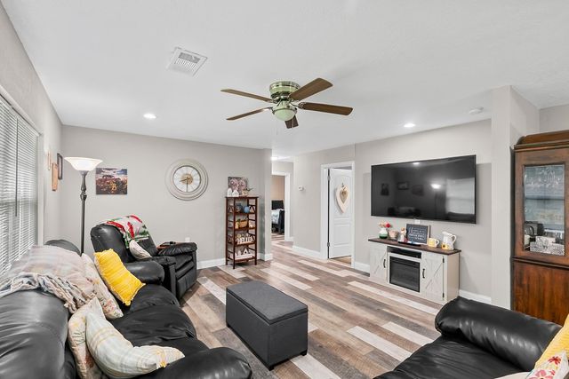 400 Dolphin Dr, Dothan, AL 36301