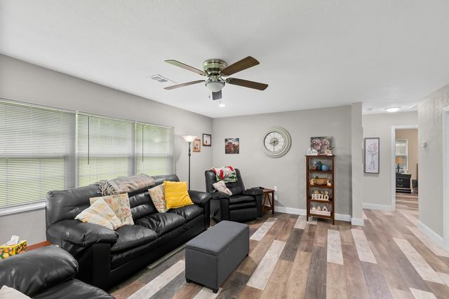 400 Dolphin Dr, Dothan, AL 36301