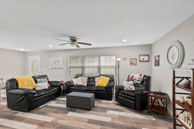 400 Dolphin Dr, Dothan, AL 36301