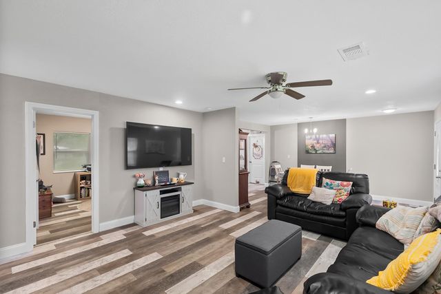 400 Dolphin Dr, Dothan, AL 36301