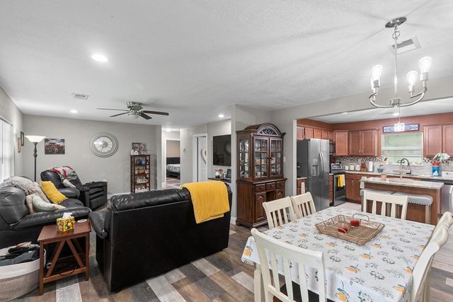 400 Dolphin Dr, Dothan, AL 36301