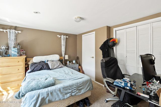 14 Hawkins Way, Waretown, NJ 08758