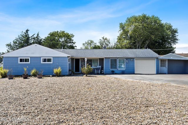 14 Hawkins Way, Waretown, NJ 08758