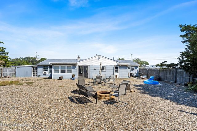 14 Hawkins Way, Waretown, NJ 08758