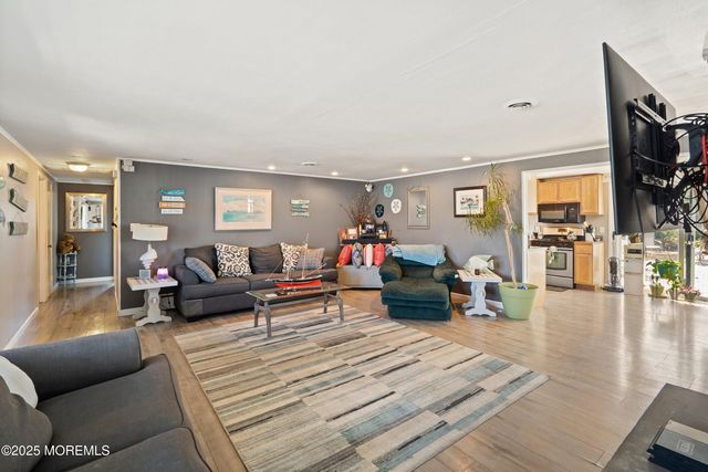 14 Hawkins Way, Waretown, NJ 08758
