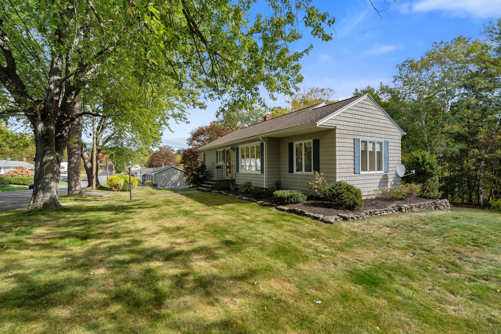 34 Rosewood Avenue, Lewiston, ME 04240 — photo 2