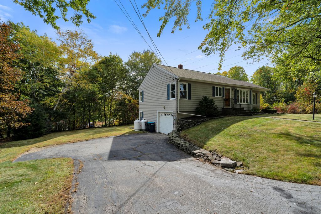 34 Rosewood Avenue, Lewiston, ME 04240 — photo 3