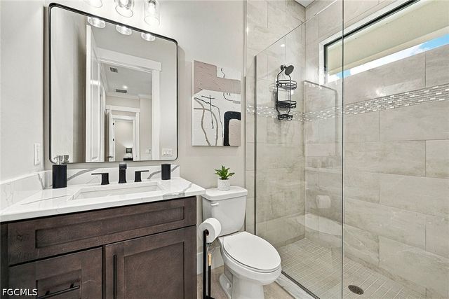 5025 Sorrento CT, Cape Coral, FL 33904