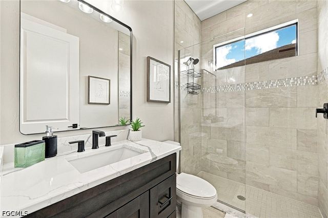 5025 Sorrento CT, Cape Coral, FL 33904