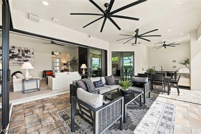 5025 Sorrento CT, Cape Coral, FL 33904