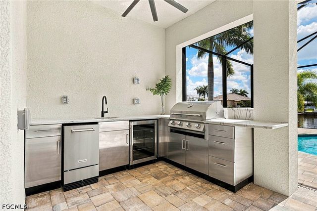 5025 Sorrento CT, Cape Coral, FL 33904