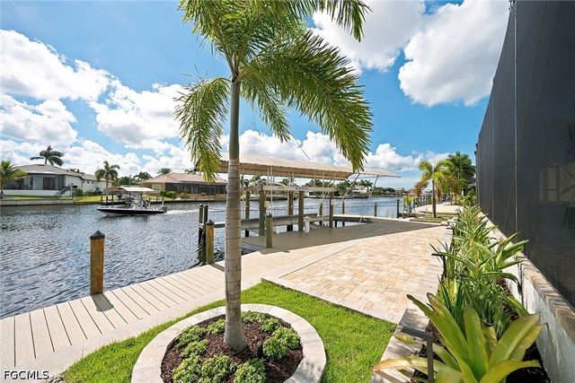 5025 Sorrento CT, Cape Coral, FL 33904