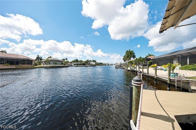 5025 Sorrento CT, Cape Coral, FL 33904