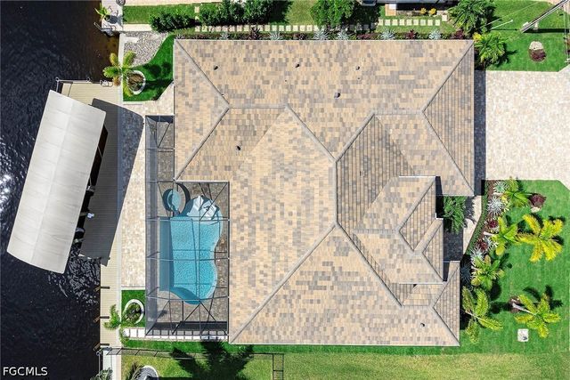 5025 Sorrento CT, Cape Coral, FL 33904