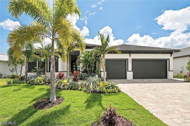 5025 Sorrento CT, Cape Coral, FL 33904