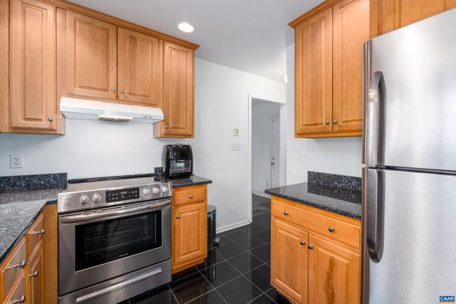 150 N BENNINGTON RD, Charlottesville, VA 22901