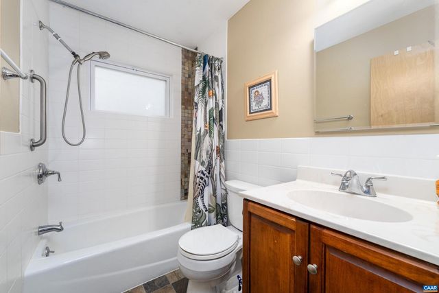 150 N BENNINGTON RD, Charlottesville, VA 22901