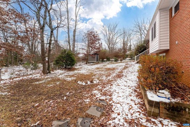 150 N BENNINGTON RD, Charlottesville, VA 22901