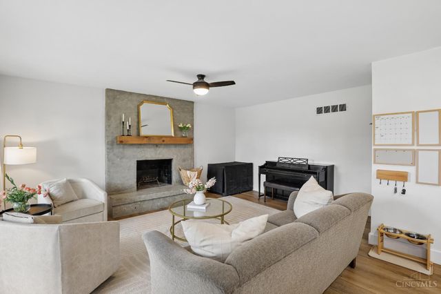 8049 Shade Tree Drive, West Chester, OH 45069