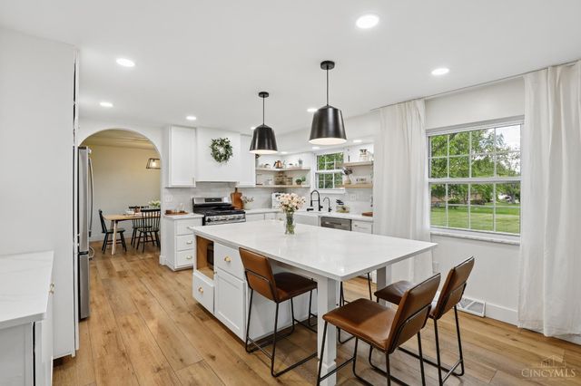 8049 Shade Tree Drive, West Chester, OH 45069