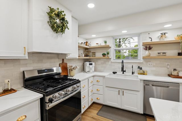 8049 Shade Tree Drive, West Chester, OH 45069