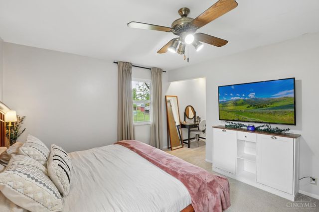 8049 Shade Tree Drive, West Chester, OH 45069