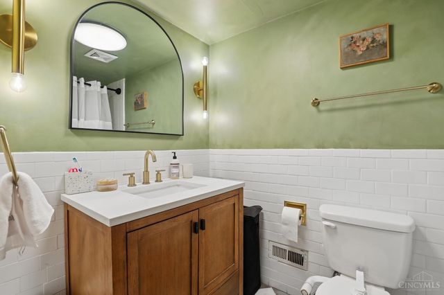 8049 Shade Tree Drive, West Chester, OH 45069