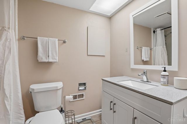 8049 Shade Tree Drive, West Chester, OH 45069